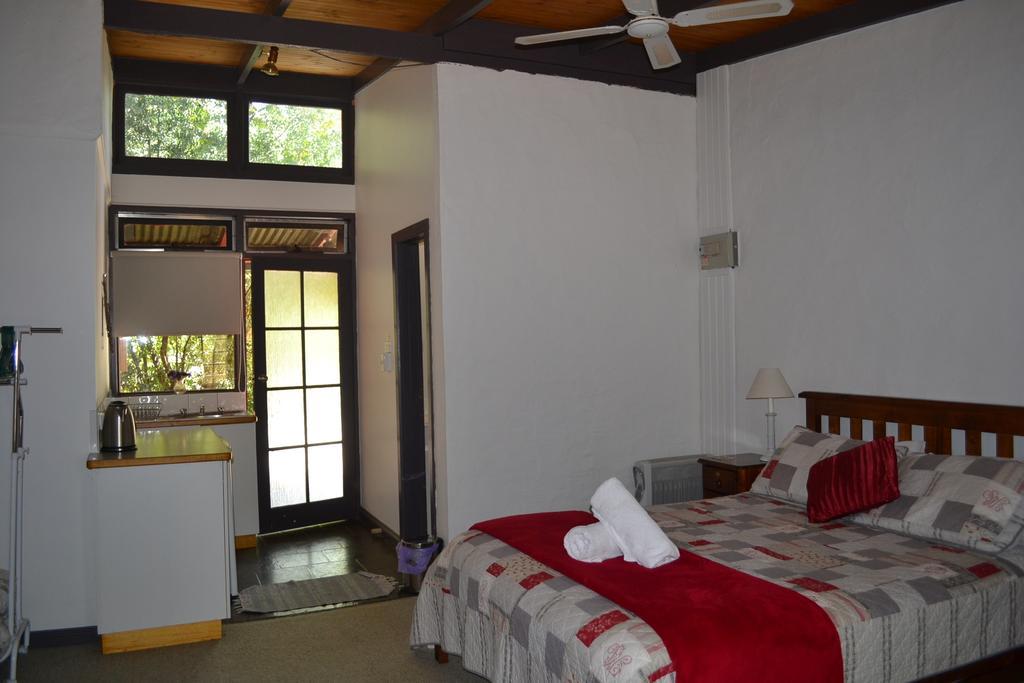 Colonial Bank Motel Omeo Cameră foto